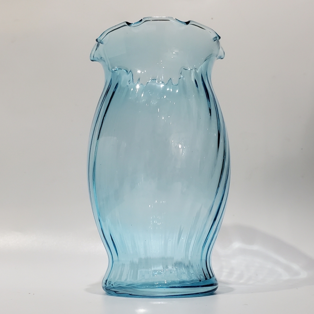 6 5/8" Blue Optic Ribbed Ruffled Rim Glass Vase EUC by Indiana Glass - Picture 10 of 10